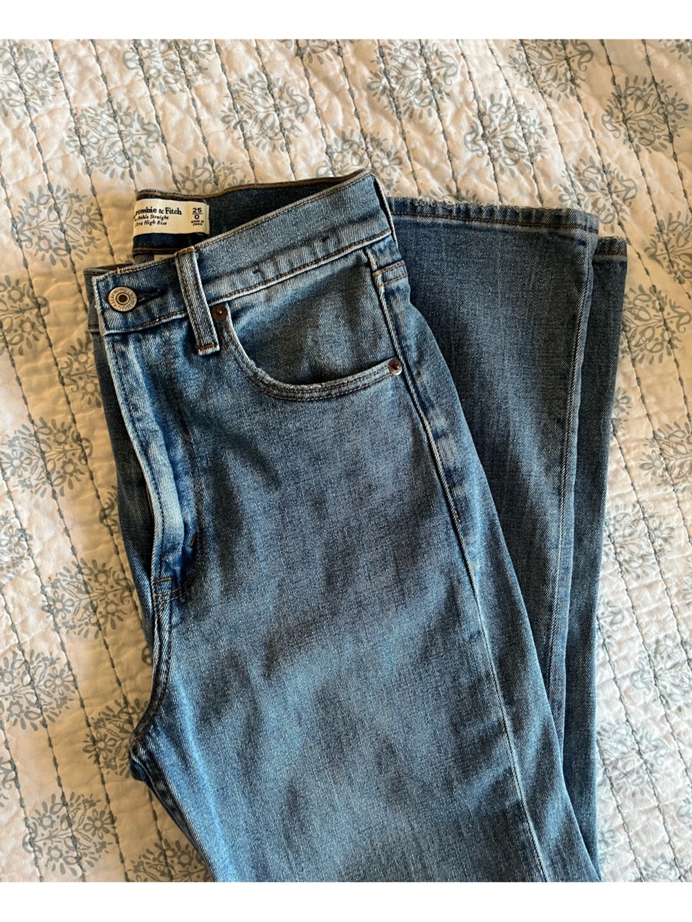Abercrombie & Fitch The Ankle Straight Jeans